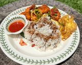 Gambar langkah 5 resipi 👩‍🍳Udang Goreng Kunyit (Mat Rock).