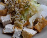 Foto langkah ke 4 dari resep Kupat Tahu.