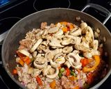 A picture of step 3 of Creamy Sausage Alfredo.