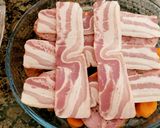 Foto del paso 1 de la receta: Medallones de roti de cerdo con salsa de champiñones y bacon