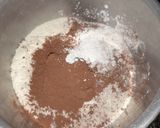 Foto del paso 1 de la receta: Bizcochuelo para torta de chocolate esponjoso