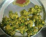 A picture of step 6 of Moong daal palak bhjiye.