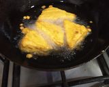 A picture of step 2 of Bread pakoda.