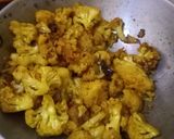 A picture of step 2 of Cauliflower fry without potato, no garlic no onion.