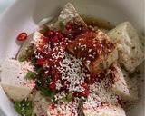A picture of step 2 of Chili Oil Tofu（油泼豆腐).