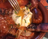 Foto del paso 8 de la receta: Huevos poché con choricitos y panceta