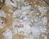 A picture of step 1 of Gobhi ke pakore.