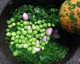 Foto langkah ke 1 dari resep Daun singkong tumbuk ikan patin asap.