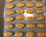 A picture of step 8 of Christmas cookies dipped in honey, aka melomakarona.