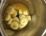 A picture of step 3 of Banana kiwi Smoothie with orange juice.