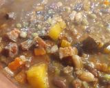 Foto del paso 10 de la receta: Guiso de lentejas con porotos negros y alubias, en olla de barro 🍲