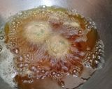 A picture of step 4 of Potato Balls.