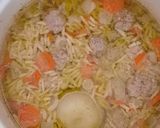 Húsgombóc leves csigatésztával recept fázis 4 fotója