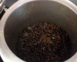 A picture of step 3 of Black gram stew.