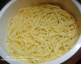 รูปขั้นตอนการทำที่ 1 ของ สปาเก็ตตี้เบคอนผัดพริกแห้ง