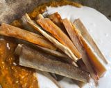 Gambar langkah 3 resipi Gulai Ikan Asin Terung.
