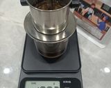 Foto langkah ke 3 dari resep Vietnam Drip Coffee.