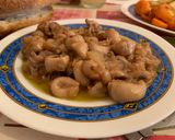 Foto del paso 2 de la receta: Chipirones encebollados al vino blanco