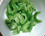 A picture of step 2 of Bitter melon beef with black bean paste.