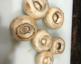 Foto del paso 4 de la receta: Pinchitos de lomo con champiñones con su salsa