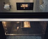 Une image de l'étape 6 de Moelleux aux bananes et pépites de chocolat.