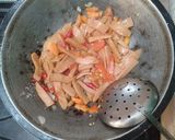 Foto langkah ke 5 dari resep Oseng-oseng Sosis.