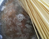 Foto del paso 2 de la receta: Espaguetis con salmón y anchoas
