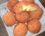 Foto langkah ke 8 dari resep Cheesy Potato Balls.