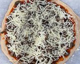 A picture of step 7 of Mushroom Pizza.