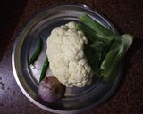 A picture of step 1 of Cauliflower paratha.