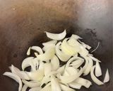 A picture of step 1 of Signature Spicy Beef Sauce（秘制香辣牛肉酱）.