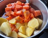 Une image de l'étape 1 de Velouté de carottes 🥕 au lait de coco 😋.