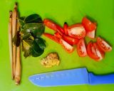 Foto langkah ke 1 dari resep Sop Kepala Ikan Salmon.