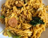 Foto langkah ke 5 dari resep Mie Telor Goreng Gampil.