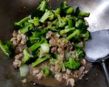 Foto langkah ke 3 dari resep #135. Brocoly Cah Ayam.