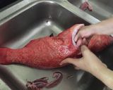 Hình bước làm 2 của món Cá mú đỏ quấn giấy bạc