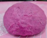 Hình bước làm 2 của món Hamburger thanh long kẹp tôm trứng