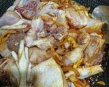 Gambar langkah 3 resipi Ayam Masak Lemak Kangkung.