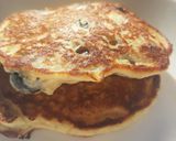 Pas rețetă Pancakes cu banane și afine 4 fotografie