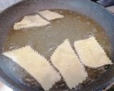 Foto del passaggio 6 della ricetta Chiacchiere di carnevale