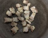 รูปขั้นตอนการทำที่ 1 ของ “ผัดถั่วฝักยาวน้ำมันหอยใส่หมูสามชั้น”