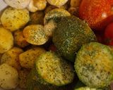 عکس مرحله 2 از دستور ماهی سالمون و سبزیجات تنوری 🍣🍄‍🟫🥒🥔🍅🥦