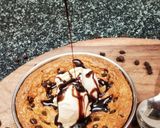 A picture of step 5 of Chocolate Chip Pizookie.