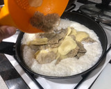Foto del paso 4 de la receta: Raviolis de huevo y cereales rellenos de parmesano con salsa de crema de leche y dados de bacon
