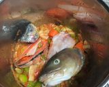 Foto del paso 8 de la receta: Fumet de Trucha y Bacalao
