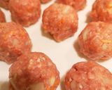 Foto del passaggio 1 della ricetta Ricetta light: Polpette di maiale all'orientale
