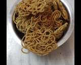 சாமைஅரிசிமுருங்கைஇலை முறுக்கு(samai arisi murukku recipe in tamil) ரெசிபி ஸ்டேப் 2 புகைப்படம்