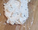 Foto del paso 2 de la receta: Rulo de queso azul con frutos secos