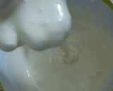 A picture of step 2 of Creamy sponge cake.