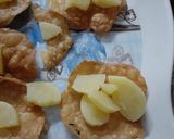A picture of step 3 of Sev alu papri chat.